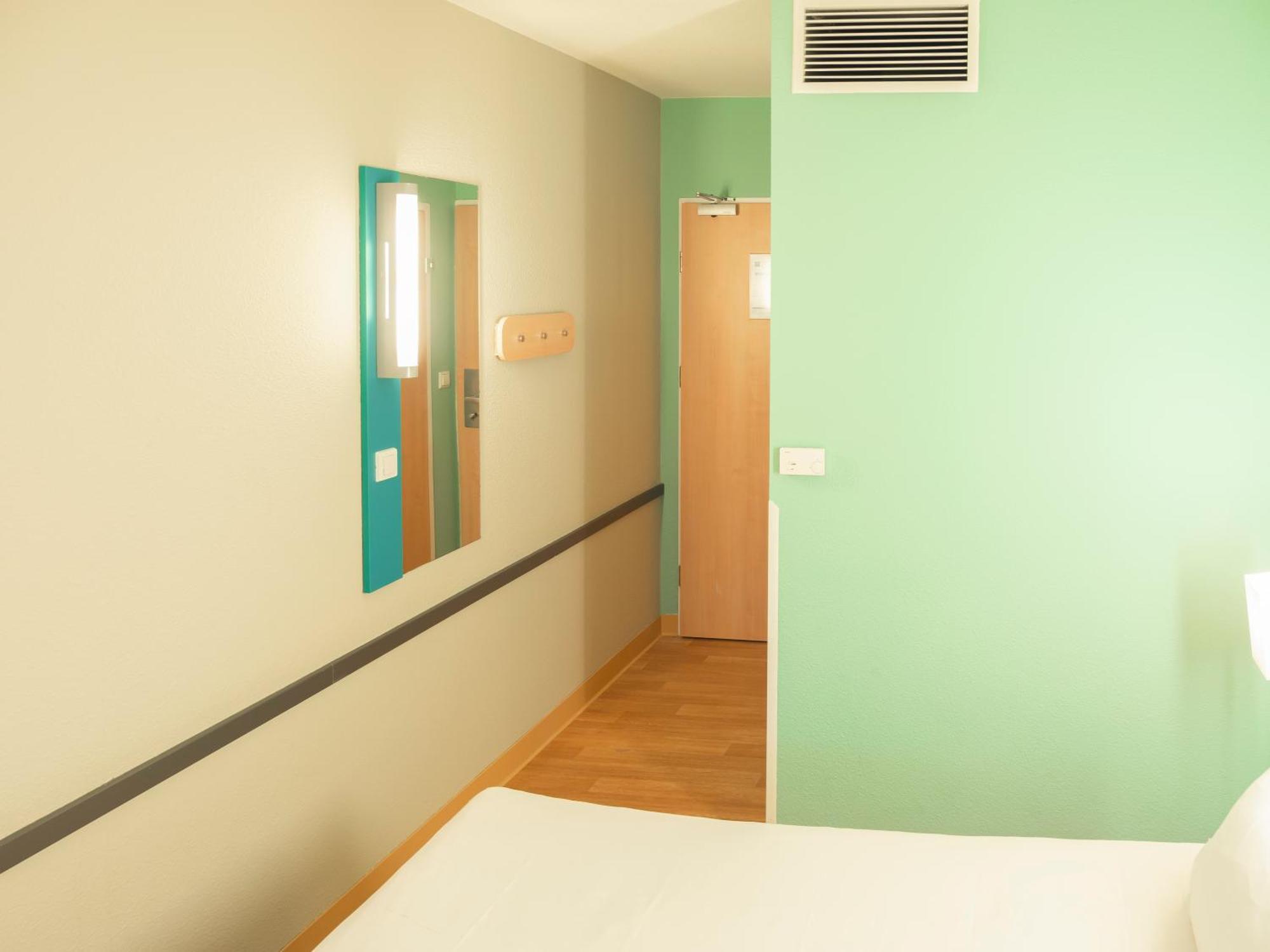 Ibis Budget Krakow Bronowice Exterior photo